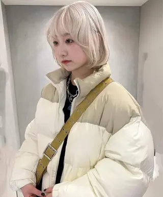 ミディアム カラー PELE アネックス梅田茶屋町店所属・PELE ハイトーン RIMUのヘアスタイル