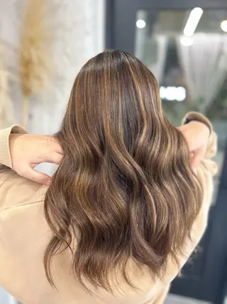 ロング カットカラー🩷 五島桜樫のヘアスタイル