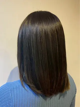 セミロング カラー 上原 花奈のヘアスタイル