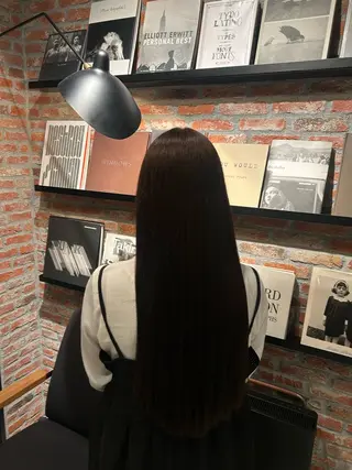 ロング カラー organic＋atelier所属・りお ブリーチカラーのヘアスタイル