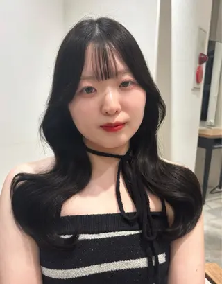 セミロング カラー zina渋谷所属・韓国レイヤー顔周り カット髪質改善しゅんのヘアスタイル