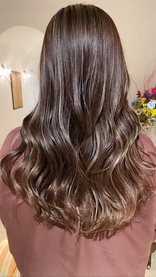 ロング カラー カラースペシャリスト ・齊藤 羽瑠輝のヘアスタイル