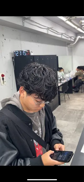 ショート パーマ メンズ ØVARL　Jingumae所属・OVARL/ メンズパーマ/きらりのヘアスタイル