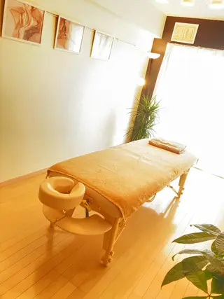 学生向けケア| 肩こり・姿勢・小顔✨のエステ・リラクイメージ