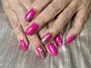 ネイル Salute本店 森崎友紀恵のネイルデザイン