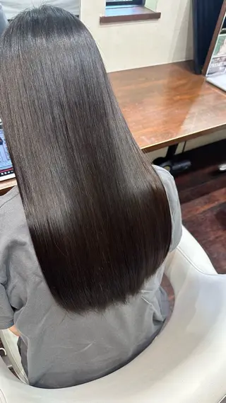 ロング 梨菜/ハイトーン /ブリーチカラーのヘアスタイル