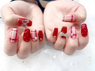 ネイル Elegant beautyシュルイのネイルデザイン