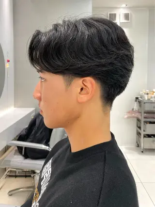 ショート パーマ メンズ センターパート/ マッシュ 小野 樹のヘアスタイル