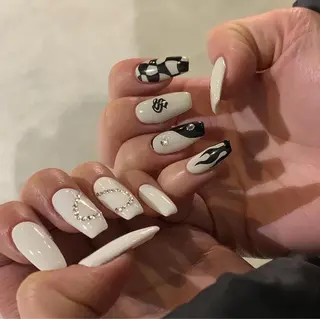 ネイル kana/モード ・グランジ໒꒱のネイルデザイン