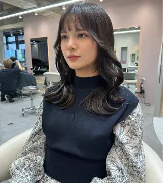 セミロング カラー ヘアアレンジ 🔶似合わせセンター パート/ヤス🔶のヘアスタイル