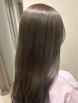 ロング カラー 髪質改善カラー ベージュ🤎YUMEのヘアスタイル