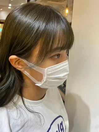 セミロング ハイトーンカラー 🦋yuri🦋のヘアスタイル