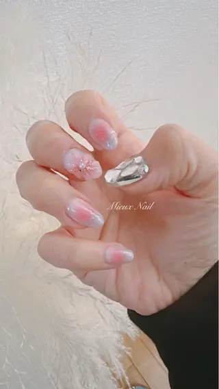 ネイル 市川 麻衣子のネイルデザイン