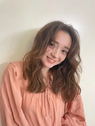 ミディアム カラー パーマ コテ巻き/パーマ/艶 透明感/荻原凜太郎のヘアスタイル