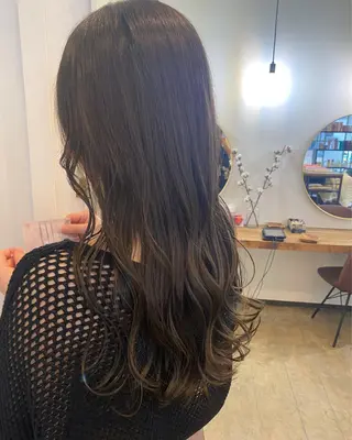 ロング カラー 鈴木 奈波のヘアスタイル