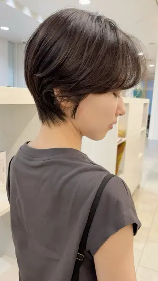 ショート ボブカット 透明感カラー縮毛矯正のヘアスタイル