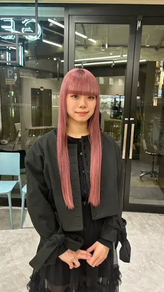 ロング カラー 寺澤 花梨のヘアスタイル