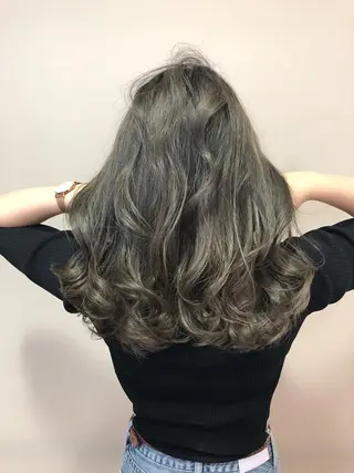 ロング カラー 小顔カット✨ 透明感カラーのヘアスタイル