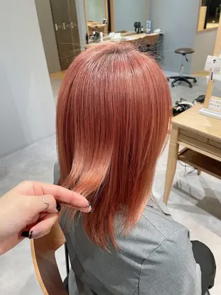 ミディアム カラー VIEWユリナ メイク/ カットのヘアスタイル