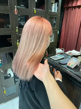 ロング ホワイト/店長/カラ ー講師/錦糸町/岩崎のヘアスタイル