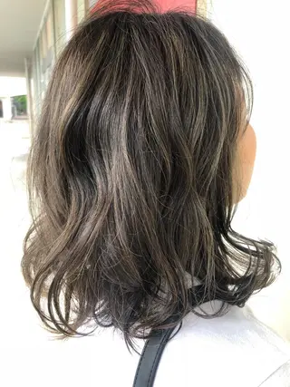 カラー 早川 真幸のヘアスタイル