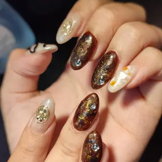 ネイル RUNWAY 　　の眉毛・アイブロウイメージ