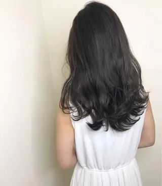 セミロング カラー omocha hair salon所属・大嶋 伸吾のヘアスタイル