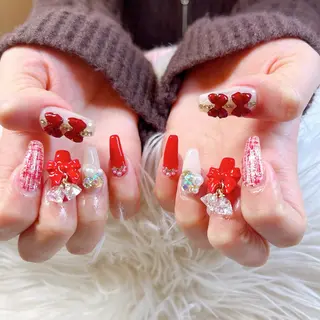 ネイル 根津 綾子のネイルデザイン