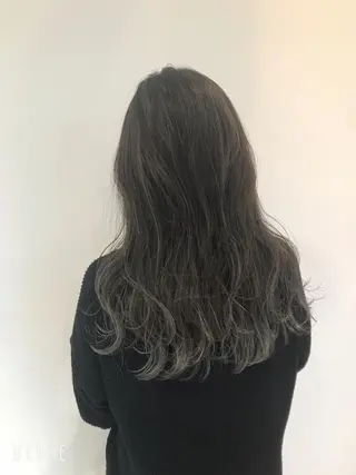 ロング カラー 入江 志穂のヘアスタイル