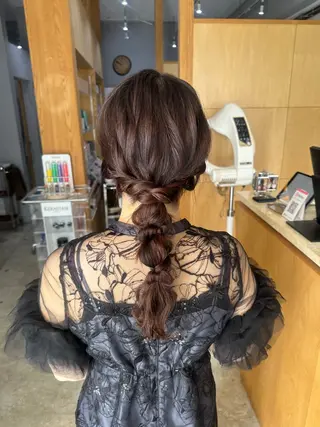 ミディアム miloc MOMOKAのヘアスタイル