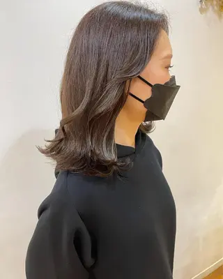 ミディアム カラー あずまぐち めぐみのヘアスタイル