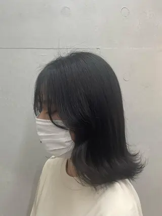 ミディアム カラー IO イオリのヘアスタイル