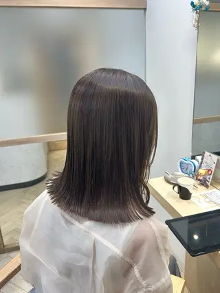 ミディアム 秋山 桃子のヘアスタイル