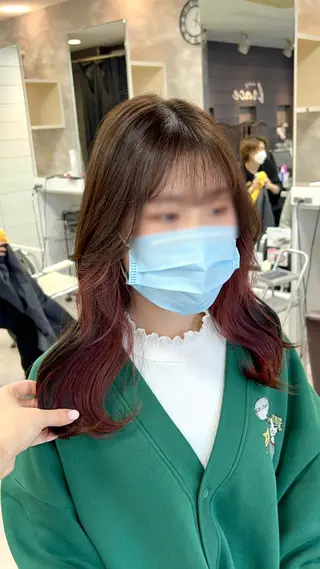 セミロング カラー ヘアアレンジ インナー×縮毛矯正 ピンクカラー澤井里菜のヘアスタイル