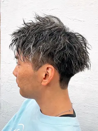 ショート カラー パーマ メンズ 鈴木 裕貴のヘアスタイル