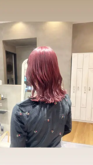 カラー 🎵ブリーチカラー∕ レイヤー∕ねね🎵のヘアスタイル