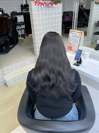 ロング 寒色＆ブリーチ特化 寒色MiOのヘアスタイル