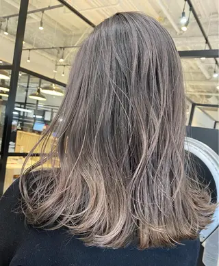 セミロング カラー AVANCE京橋所属・ハイトーンヘア/ 島崎　タクミのヘアスタイル