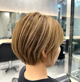 ショート カラー Misora/ボブ/ レイヤー/艶カラーのヘアスタイル