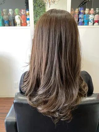 ロング SHINYA シンヤヘアーズのヘアスタイル