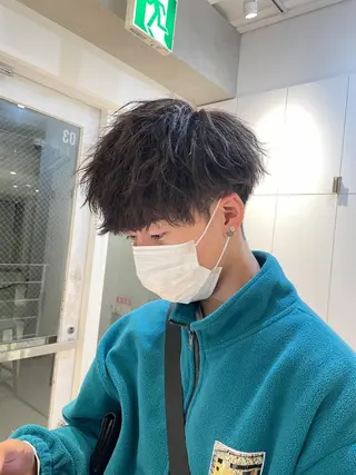 ショート ヘアアレンジ メンズ 艶髪✨寒色カラー✨ 翁長孝輔のヘアスタイル