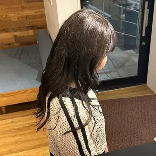 カラー 西澤 希のヘアスタイル