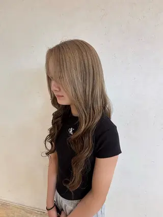 ロング 清水 紗彩のヘアスタイル