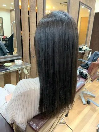 ロング カラー 髪質改善🩵艶髪 ストレート🩵山口のヘアスタイル
