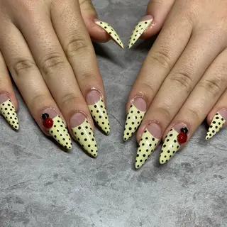 ネイル IROHA NAIL Kurumi🪽🫧のネイルデザイン