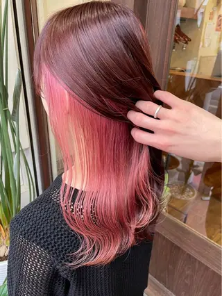 セミロング カラー UNBLEACH ブリーチカラーのヘアスタイル