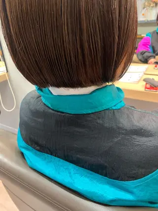 ショート カラー ヘアアレンジ サナ🌱 切りっぱなしボブのヘアスタイル