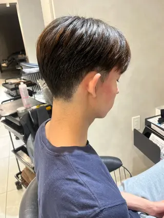 メンズ 韓国メンズ特化 ダウン・毛流れパーマのヘアスタイル
