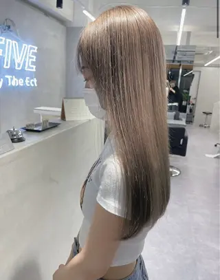 ロング カラー FIVE Bunt@のヘアスタイル