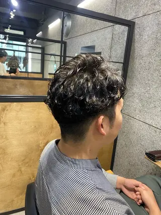 パーマ メンズ Linda Hiro所属・坂下 麻梨奈のヘアスタイル